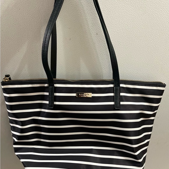 Kate Spade Purse - Picture 10 of 10